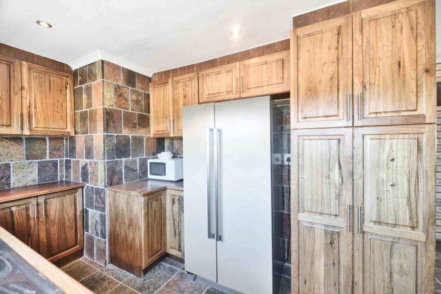 4 Bedroom Property for Sale in Pearly Beach Western Cape